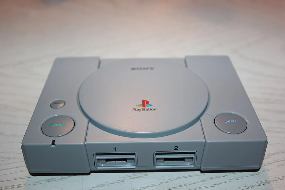 PlayStation Classic Konsole Vorderseite.jpg