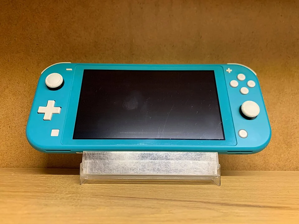Nintendo switch lite blue.jpg