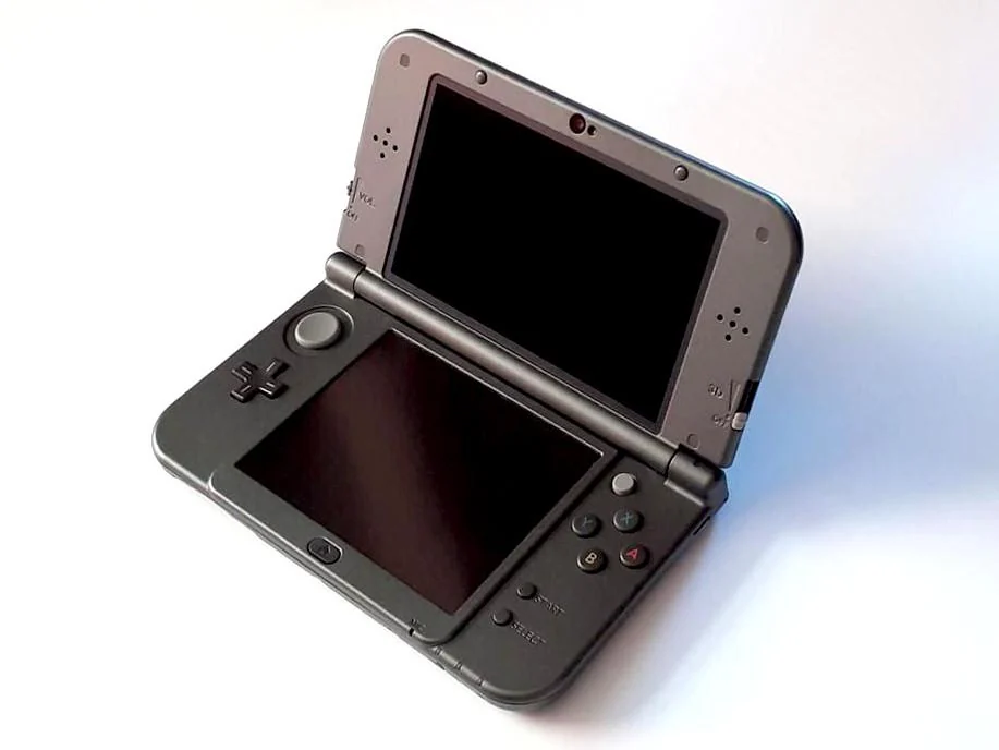 New Nintendo 3DS XL in metallic black.jpg